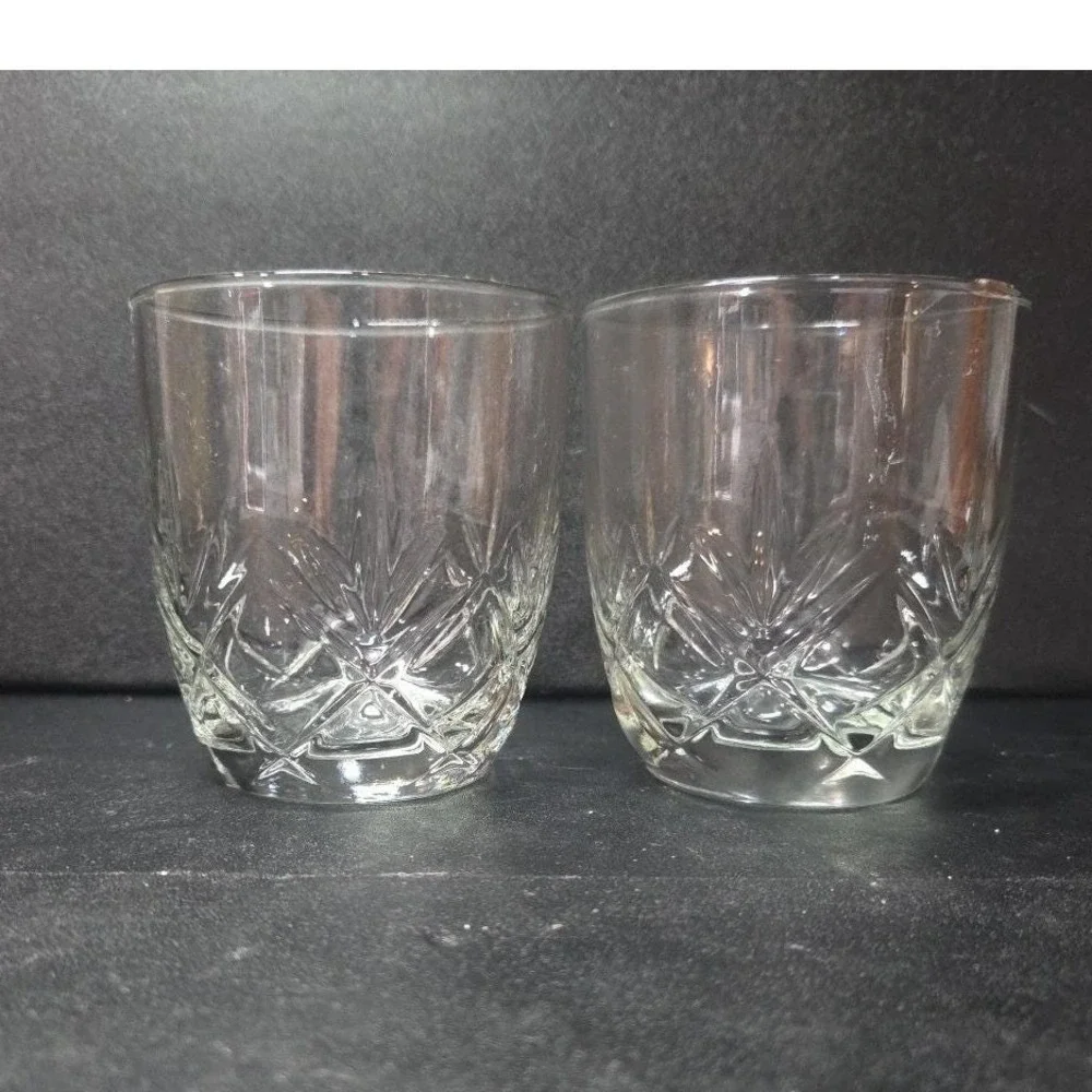 Anchor Hocking Fleur Whsikey Glasses, Set of 2, Clear Fan Design Flat Tumblers‎